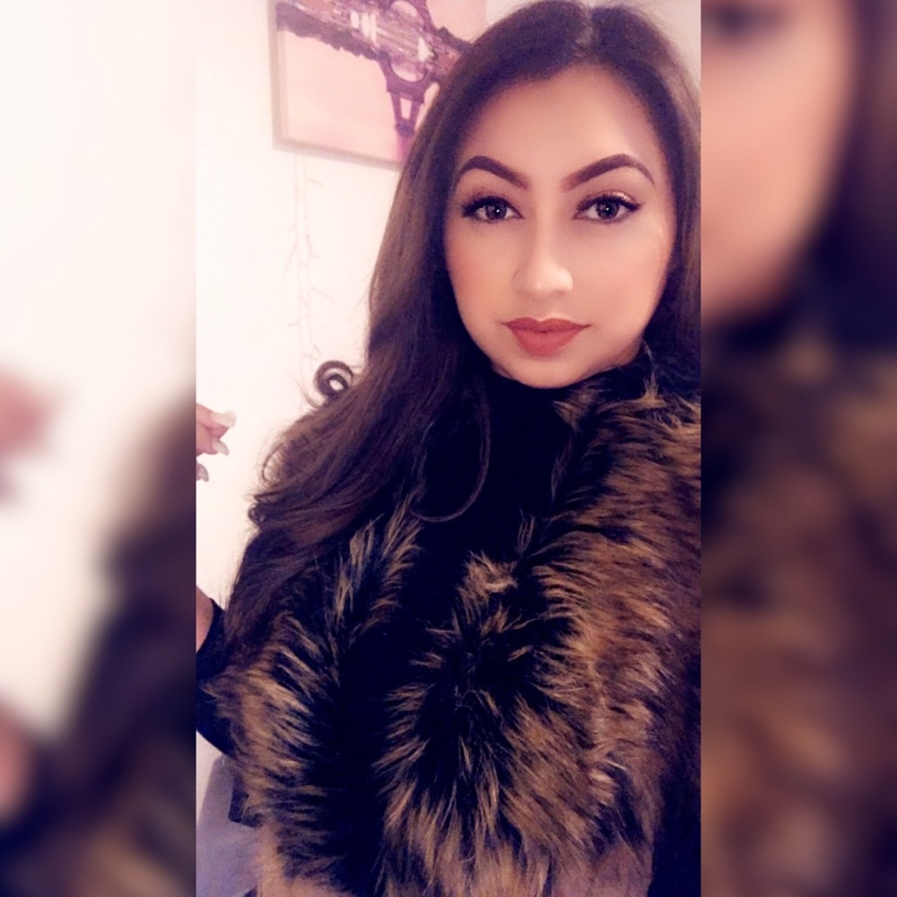 Meet your Posher, Angelica